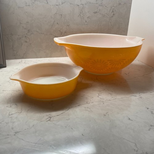 Vintage pyrex yellow - pyrex, daisy
