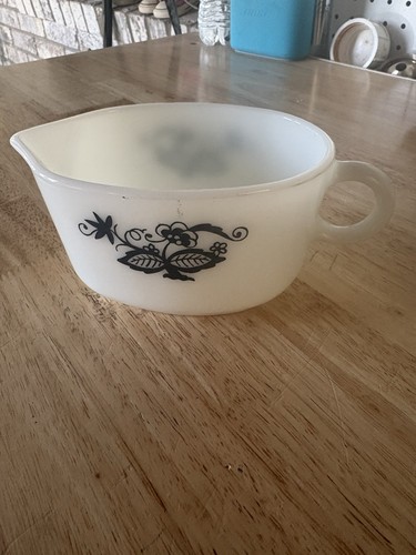 Old original vintage pyrex - old,